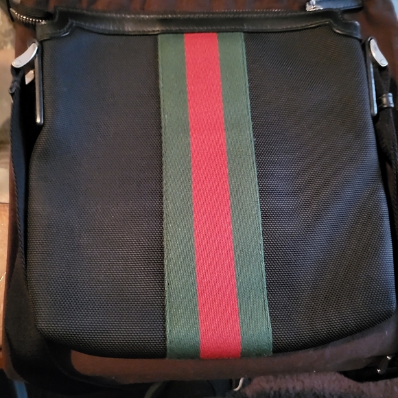 ❣️DELISTING SOON❣️GUCCI WEB CROSSBODY - Picture 3 of 5